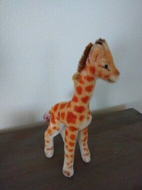 Sweet Steiff Giraffe